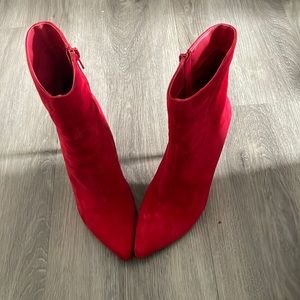 Red Steve Madden Suede Bootie slightly worn size 7